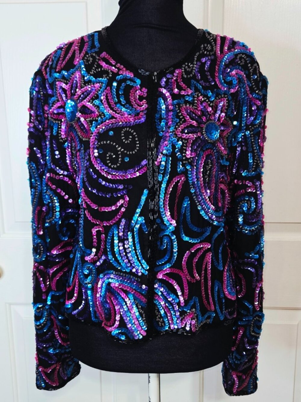Vintage Night Vogue 100% Silk Heavily Sequin Beaded Paisley Jacket Glam